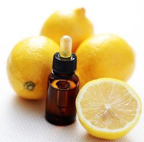 Aceite esencial de Limon (Citrus Limonum) perfume fresco, delicado. Acciones: anti inflamatorio, anti reumatismo, cicatrizante, estimulante circulatorio. Aumenta tonicidad y energía.
